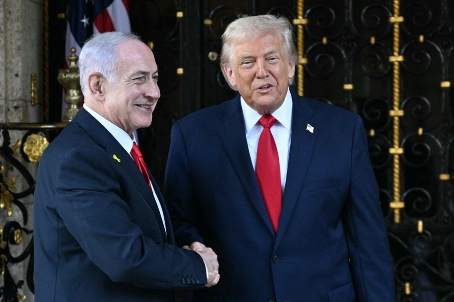 Premier Izraela Benjamin Netanjahu (L), prezydent USA Donald Trump (P) (zdjęcie z grudnia 2025 r.) /JIM WATSON/AFP /East News