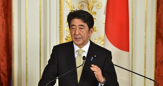 Premier Japonii Shinzo Abe przedstawił program gospodarczy "trzech strzał" /Saxo Bank