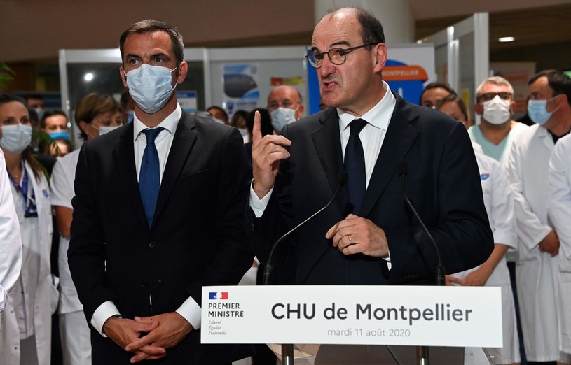 Premier Jean Castex (z prawej) i minister zdrowia Olivier Veran /AFP
