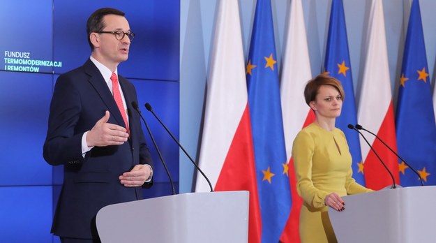 Premier Mateusz Morawiecki i minister rozwoju Jadwiga Emilewicz /Paweł Supernak /PAP