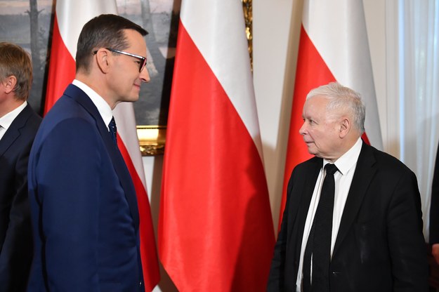 Premier Mateusz Morawiecki i prezes Prawa i Sprawiedliwości Jarosław Kaczyński /Radek Pietruszka/PAP /PAP