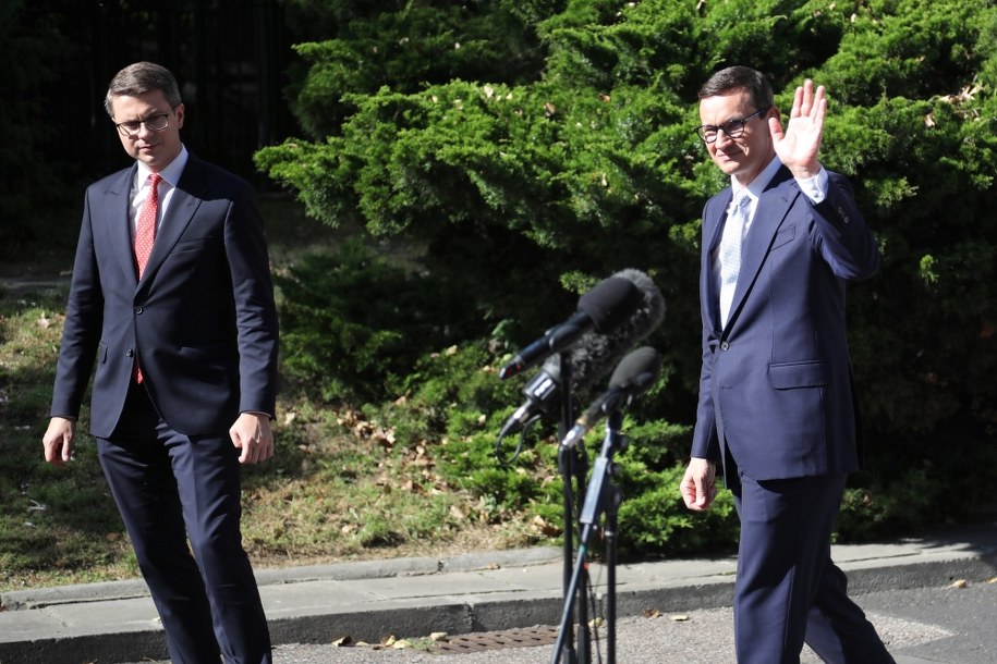 Premier Mateusz Morawiecki i rzecznik rządu /Wojciech Olkusnik  /PAP