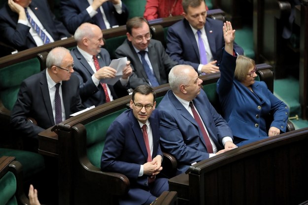 Premier Mateusz Morawiecki i wicepremier Jacek Sasin w Sejmie /	Wojciech Olkuśnik /PAP