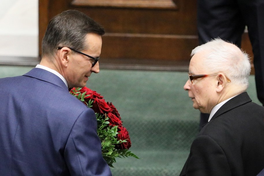 Premier Mateusz Morawiecki (L) i prezes PiS Jarosław Kaczyński (P) na sali obrad Sejmu /Paweł Supernak /PAP