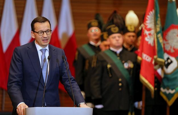 Premier Mateusz Morawiecki (L) uczestniczy w Akademii Barbórkowej Polskiej Grupy Górniczej /PAP