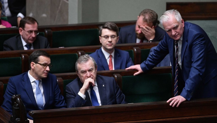 Premier Mateusz Morawiecki, minister kultury i dziedzictwa narodowego Piotr Gliński i minister nauki i szkolnictwa wyższego Jarosław Gowin / 	Marcin Obara  /PAP