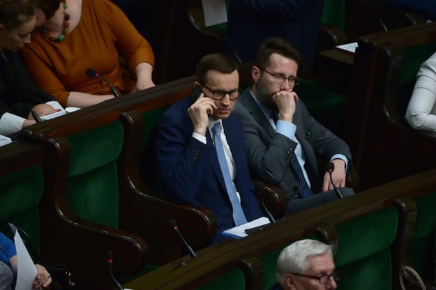 Premier Mateusz Morawiecki na sali plenarnej Sejmu w Warszawie, / 	Marcin Obara  /PAP