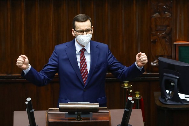 Premier Mateusz Morawiecki na sejmowej sali obrad /Rafał Guz /PAP