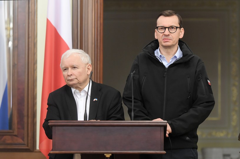 Premier Mateusz Morawiecki oraz wicepremier RP Jarosław Kaczyński wzięli udział w konferencji prasowej po spotkaniu premierów państw UE w Kijowie /Andrzej Lange /PAP