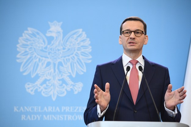 Premier Mateusz Morawiecki podczas konferencji prasowej /Jacek Turczyk /PAP