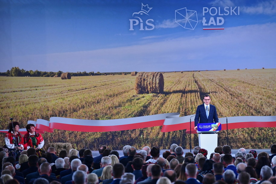 Premier Mateusz Morawiecki podczas konwencji Prawa i Sprawiedliwości /Piotr Polak /PAP/EPA