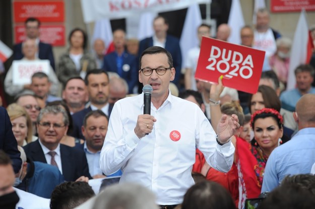 Premier Mateusz Morawiecki podczas spotkania z mieszkańcami w Koszalinie /Piotr Kowala /PAP