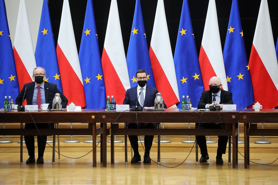 Premier Mateusz Morawiecki, prezes PiS, wicepremier Jarosław Kaczyński  oraz minister zdrowia Adam Niedzielski  podczas spotkania w KPRM /Wojciech Olkuśnik /PAP