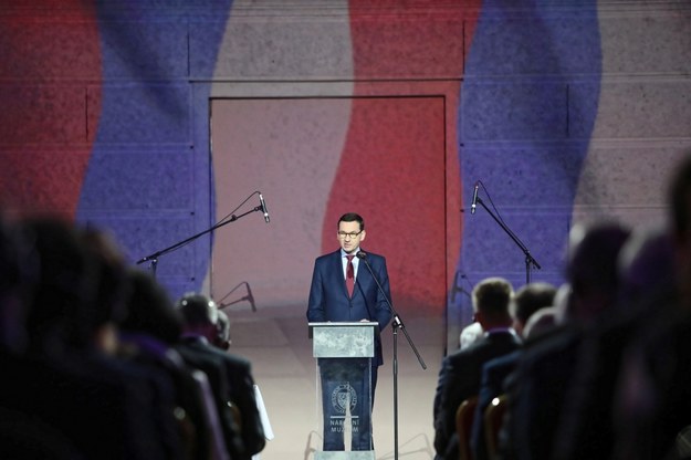 Premier Mateusz Morawiecki przemawia podczas uroczystości upamiętniających 30. rocznicę „aksamitnej rewolucji” /Leszek Szymański /PAP