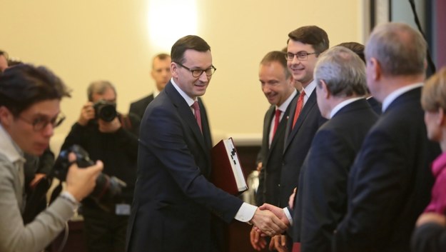 Premier Mateusz Morawiecki w czasie posiedzenia rządu / 	Leszek Szymański    /PAP