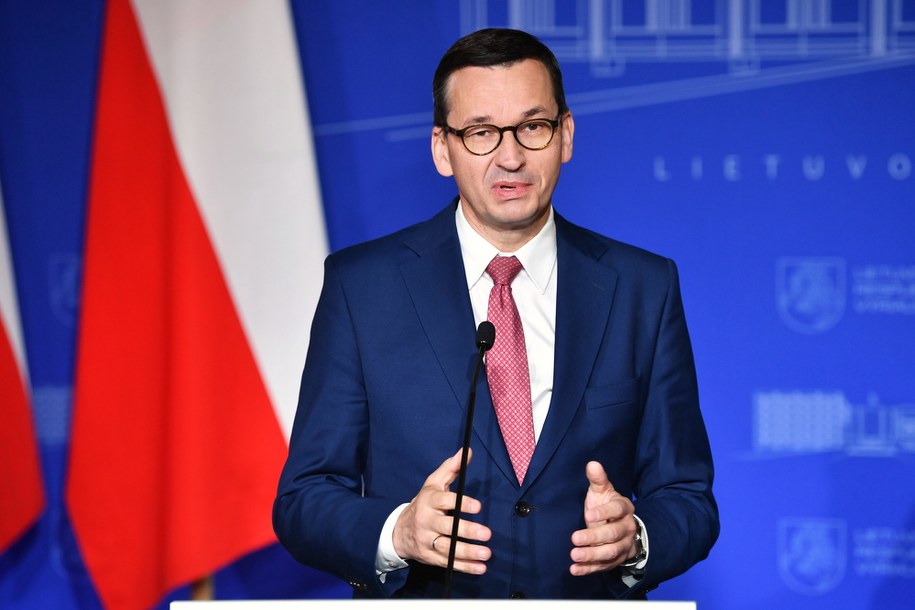 Premier Mateusz Morawiecki w trakcie konferencji prasowej / 	Radek Pietruszka   /PAP