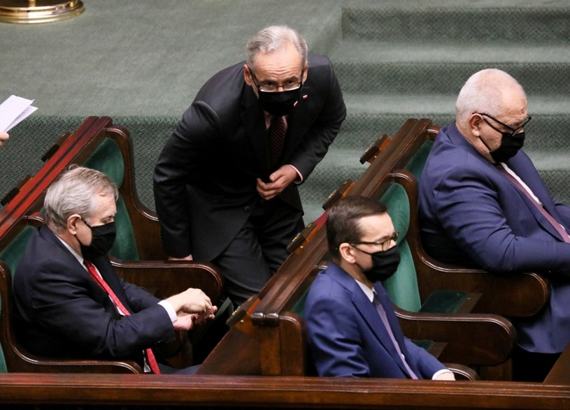Premier Mateusz Morawiecki wraz z ministrami w Sejmie /Jakub Kaminski/East News /East News
