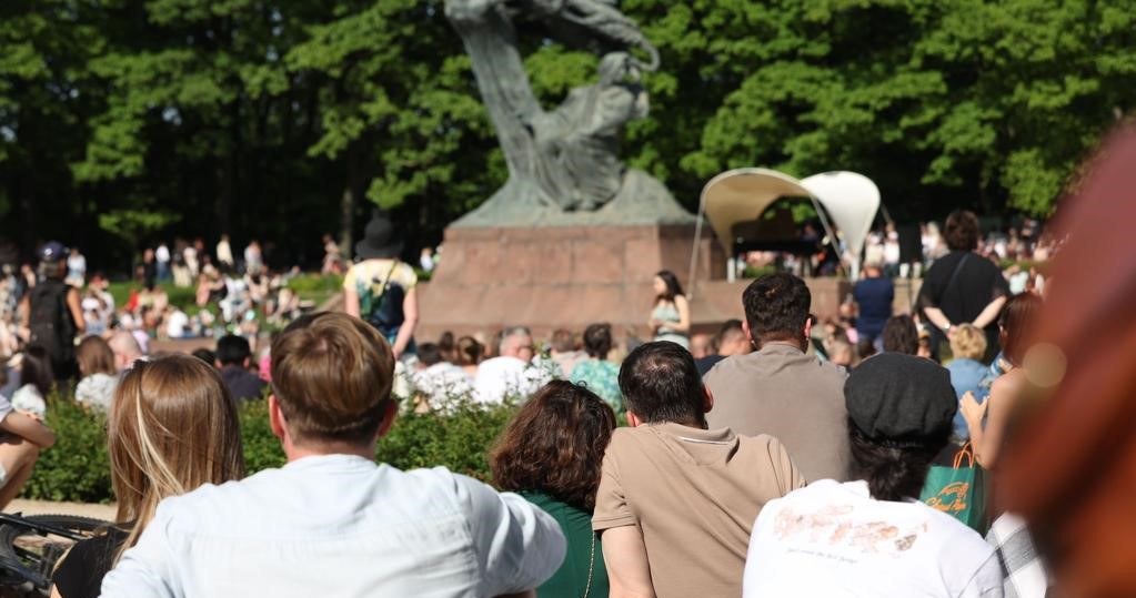 Premier Mateusz Morawiecki wybrał się na koncert do Łazienek Królewskich /pomponik exclusive