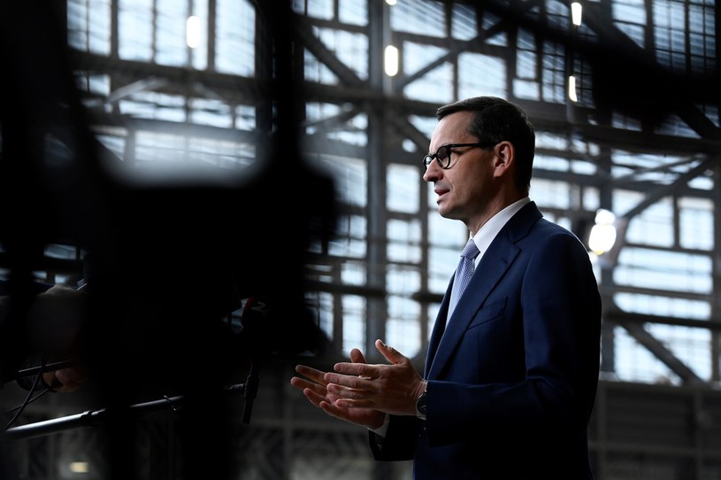 Premier Mateusz Morawiecki zapewnia, że polski system bankowy jest bezpieczny /JOHN THYS /AFP