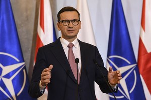 Premier Mateusz Morawiecki zdecydował o przedłużeniu stopni alarmowych