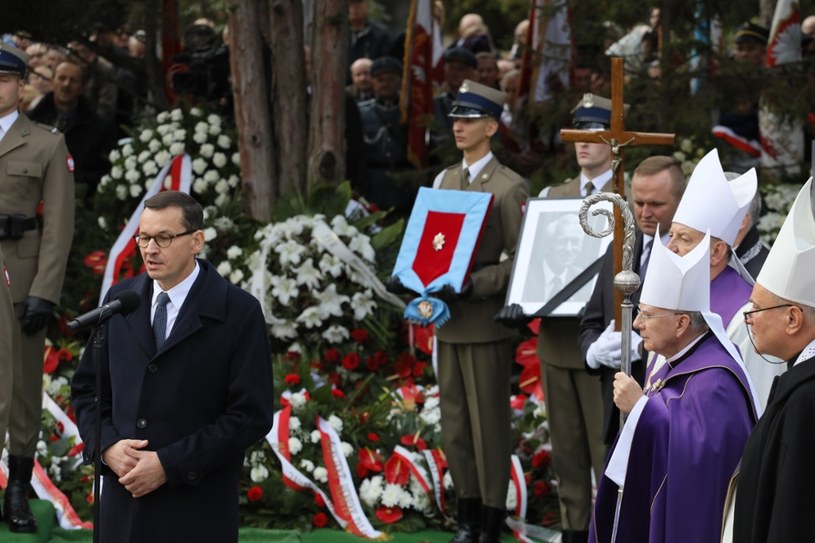 Premier Morawiecki na Powązkach /Jakub Kamiński   /East News