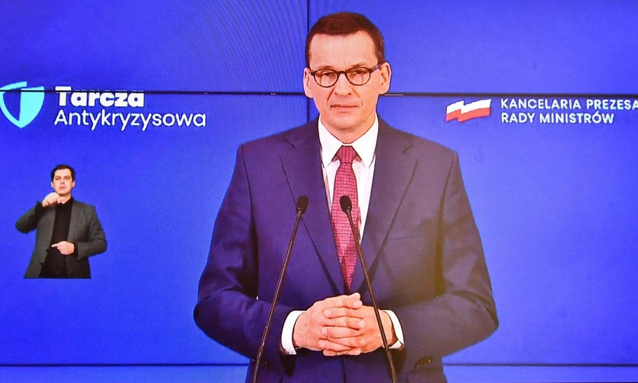 Premier Morawiecki podczas konferencji dotyczącej tarczy antykryzysowej /Andrzej Lange /PAP/EPA