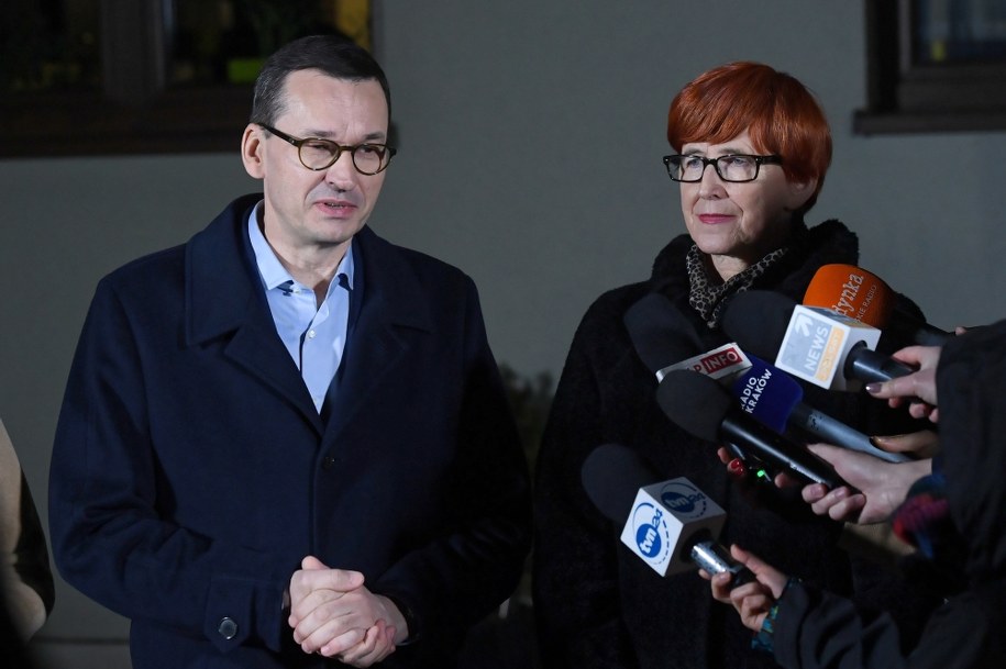 Premier Morawiecki pojawił się w trzech województwach w związku z 300 dniami "piątki Morawieckiego" / 	Radek Pietruszka   /PAP