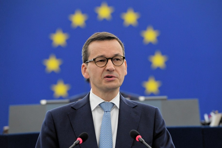 Premier Morawiecki przemawiający w Strasburgu /Radek Pietruszka /PAP