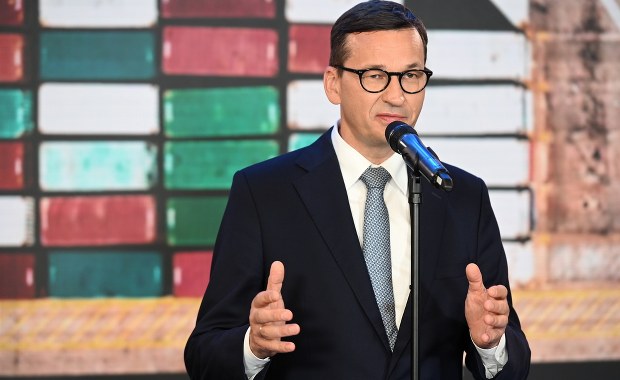 Premier o obowiązkowym szczepieniu służby zdrowia: Rozważamy taki wariant