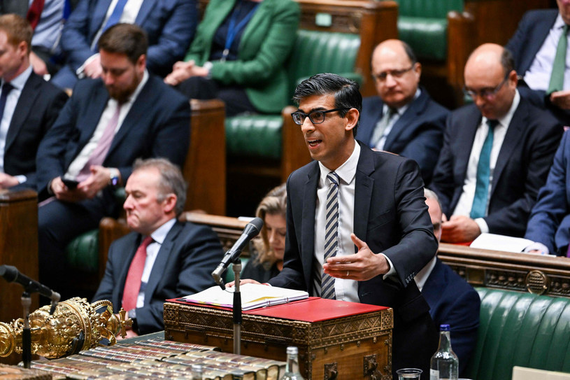Premier Rishi Sunak podczas przemówienia w brytyjskim parlamencie /ANDY BAILEY/AFP /East News
