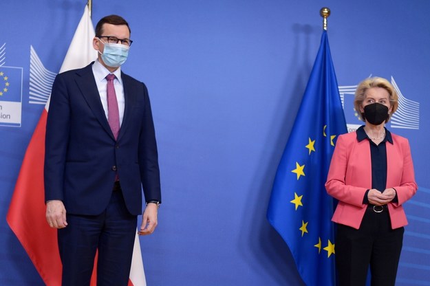 Premier RP Mateusz Morawiecki (L) i przewodnicząca Komisji Europejskiej Ursula von der Leyen / 	Marcin Obara  /PAP