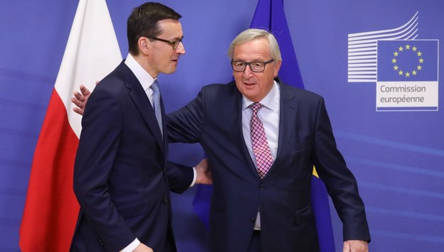 Premier RP Mateusz Morawiecki (L) oraz szef Komisji Europejskiej Jean-Claud Juncker (P) /Paweł Supernak /PAP