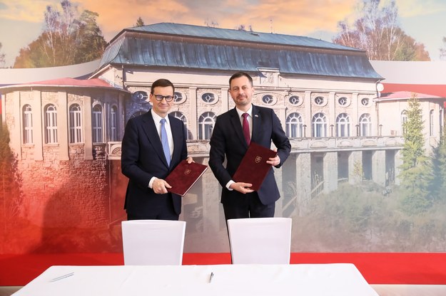 Premier RP Mateusz Morawiecki oraz premier Republiki Słowackiej Eduard Heger / 	Leszek Szymański    /PAP