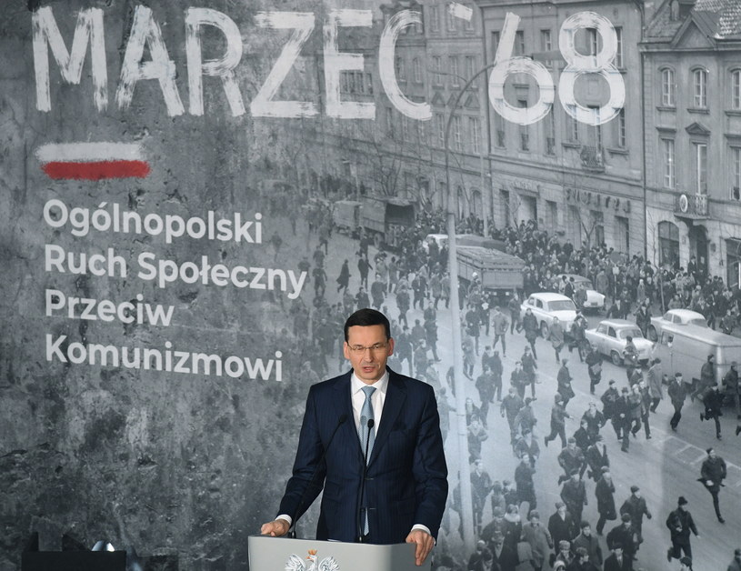 Premier RP Mateusz Morawiecki podczas debaty "Marzec '68 Ogólnopolski Ruch Społeczny Przeciw Komunizmowi”" /Radek Pietruszka /PAP