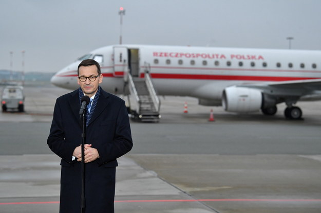Premier RP Mateusz Morawiecki podczas oświadczenia dla mediów po powrocie ze szczytu UE / 	Radek Pietruszka   /PAP