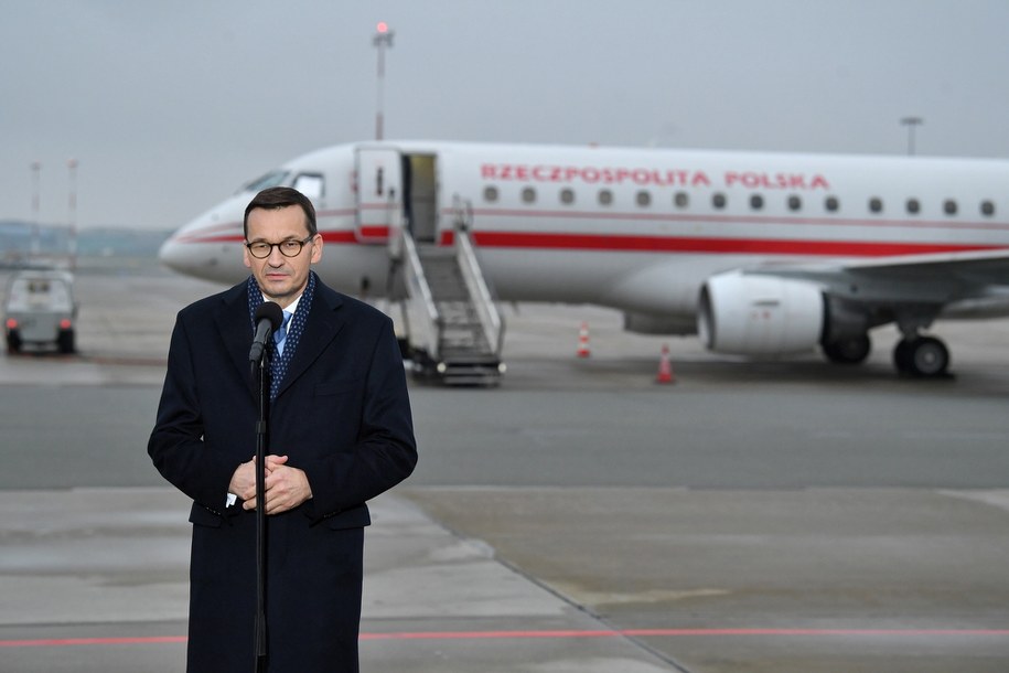 Premier RP Mateusz Morawiecki podczas oświadczenia dla mediów po powrocie ze szczytu UE / 	Radek Pietruszka   /PAP