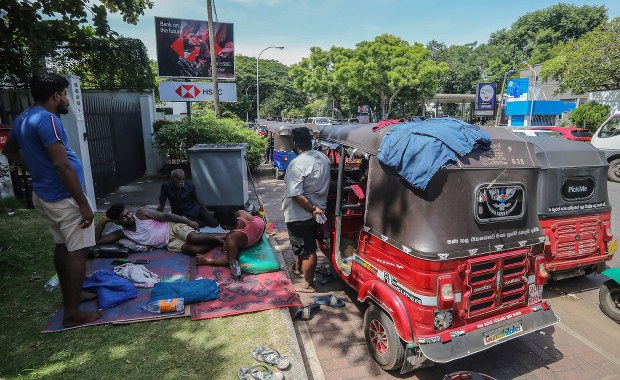 Premier Sri Lanki: Gospodarka kraju całkowicie się załamała