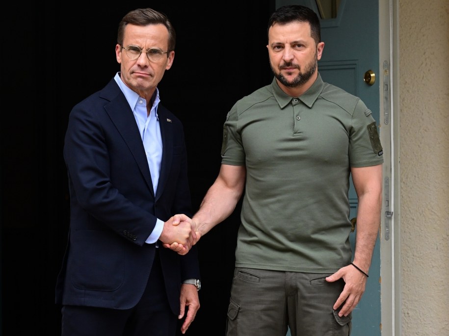 Premier Szwecji Ulf Kristersson i prezydent Ukrainy Wołodymyr Zełenski . /JONAS EKSTROMER /PAP/EPA