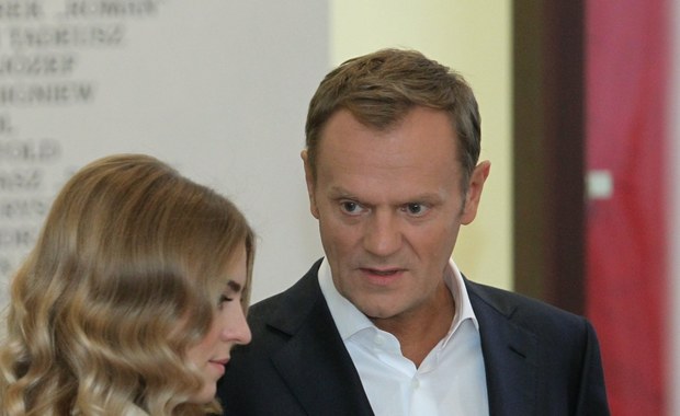 Premier Tusk z rodziną u urny