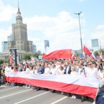 Premier Tusk zaprasza byłych premierów, zapowiada marsz. "Jarosław chyba nie odmówi?"