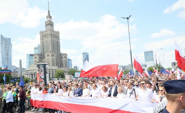Premier Tusk zaprasza byłych premierów, zapowiada marsz. "Jarosław chyba nie odmówi?"