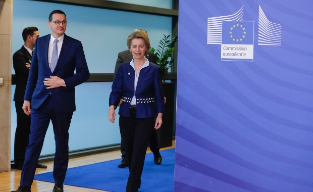 Premier w Brukseli. "Nie uniknie pytań o ustawę dyscyplinującą"