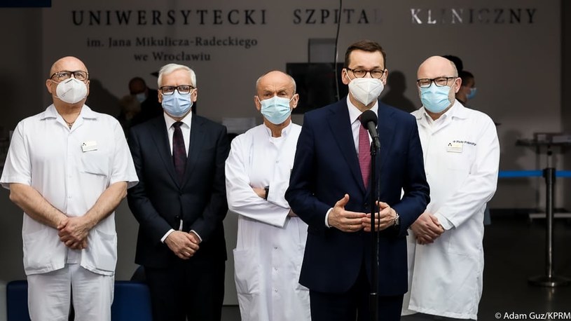 Premier w trakcie konferencji prasowej we Wrocławiu /Adam Guz/KPRM /materiały prasowe