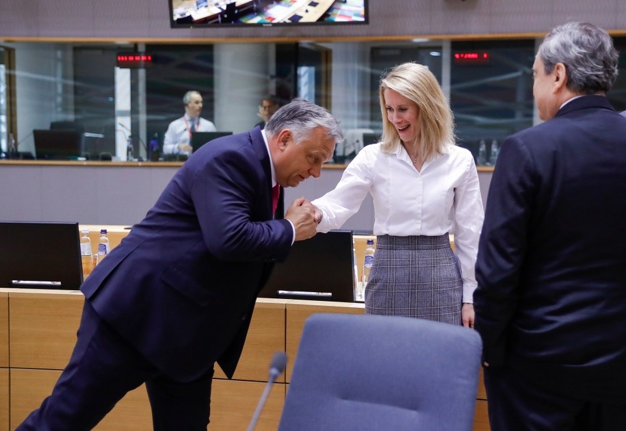 Premier Węgier Viktor Orban i premier Estonii Kaja Kallas /OLIVIER HOSLET /PAP/EPA