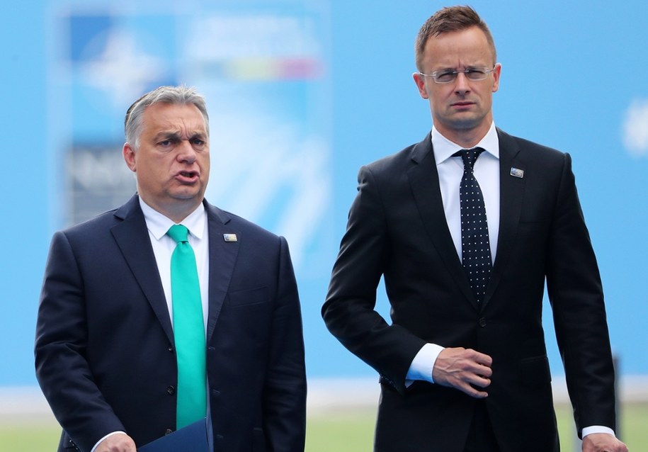 Maďarský premiér Viktor Orban (vlevo) a vedoucí ministerstva zahraničních věcí Peter Szijjarto /Tatyana Zenkovich /PAP /EPA