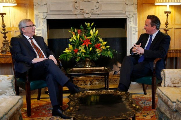 Premier Wielkiej Brytanii David Cameron i przewodniczący Komisji Europejskiej Jean-Claud Juncker /SUZANNE PLUNKETT /PAP/EPA
