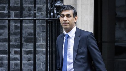 Premier Wielkiej Brytanii dostał mandat za jazdę bez pasów