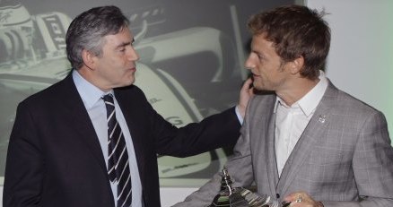 Premier Wielkiej Brytanii Gordon Brown i Jenson Button /AFP