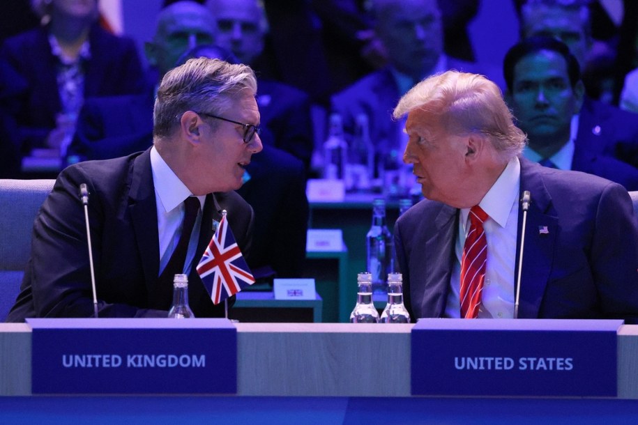 Premier Wielkiej Brytanii Keir Starmer w trakcie rozmowy z prezydentem USA Donaldem Trumpem /Paweł Supernak /PAP