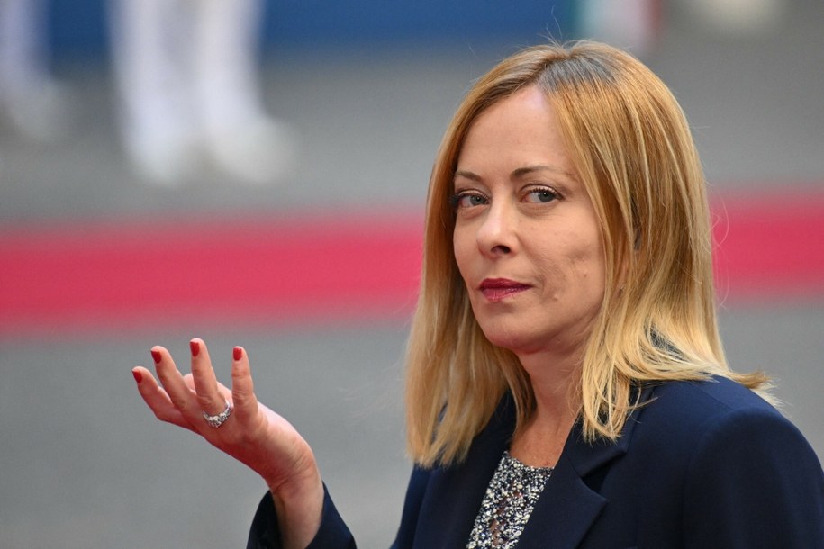 Nadchodzi czas prezentów. Co dostanie Giorgia Meloni?